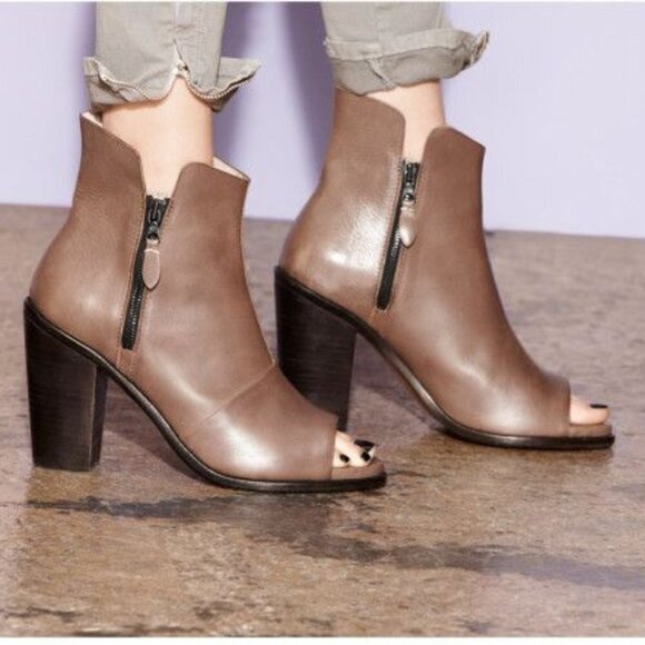 Rag & Bone Noelle Peep-Toe Leather Ankle Boot - Picture 1 of 9
